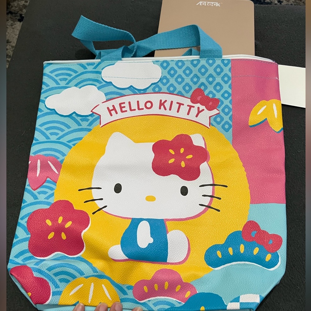 Hello Kitty tote bag NWOT